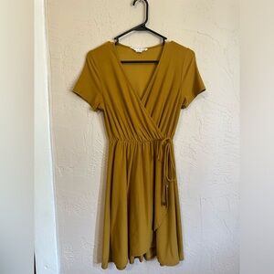 ❤️‍🔥2/$20❤️‍🔥Short Sleeve Dress Size Small - Love Fast Live Hard